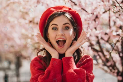 girl red beret joyful shock looks camera against crcc7abb823 size13.46mb 6720x4480 - title:graphic home - اورچین فایل - format: - sku: - keywords: p_id:353984