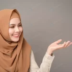 portrait beautiful woman with hijab is showing so crc70f48842 size4.88mb 4000x2666 - title:Home - اورچین فایل - format: - sku: - keywords:وکتور,موکاپ,افکت متنی,پروژه افترافکت p_id:63922