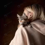 - small purebred kitten sitting shoulder young woma crce89d7846 size11.19mb 5477x3651 1 - Home