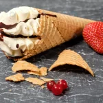 - vanilla ice cream waffle cone with chocolate icin crcba383251 size5.16mb 6000x4000 - Home